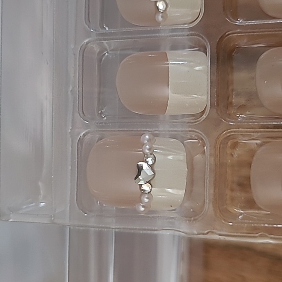 Rhinestone Heart French Manicure Press On Nails - Picture 12 of 14